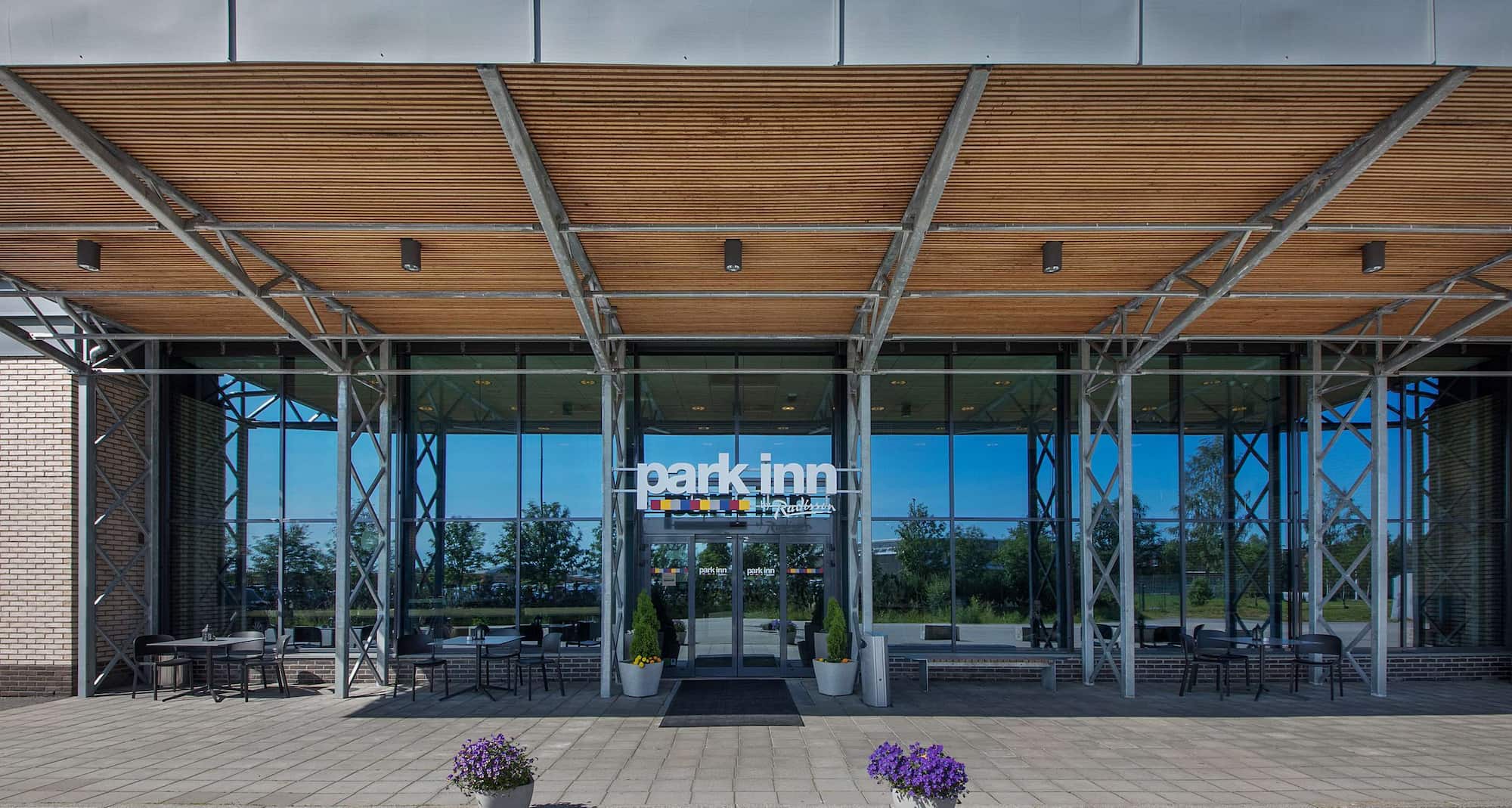 Park Inn by Radisson Oslo Airport Hotel West: hotellinngang