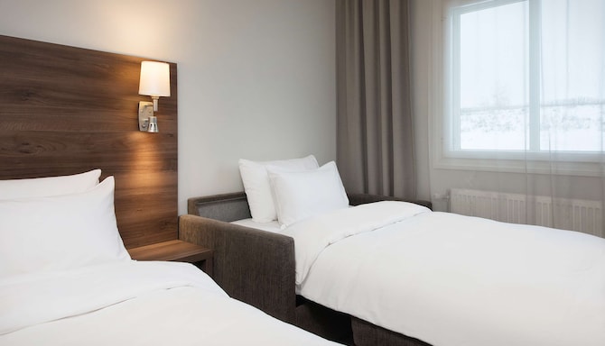 Park Inn By Radisson Oslo Airport Hotel West Parkering www.radissonhotels.com