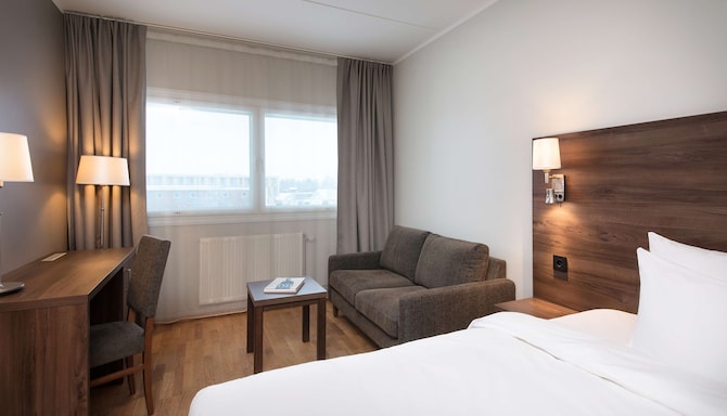 Park Inn by Radisson Oslo Airport Hotel West - Standard Room