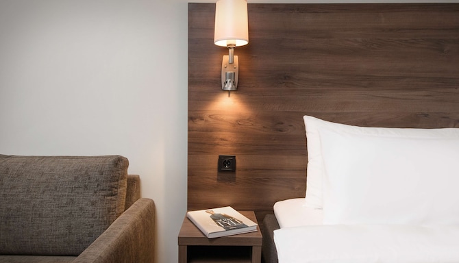 Park Inn by Radisson Oslo Airport Hotel West - Guest room detail