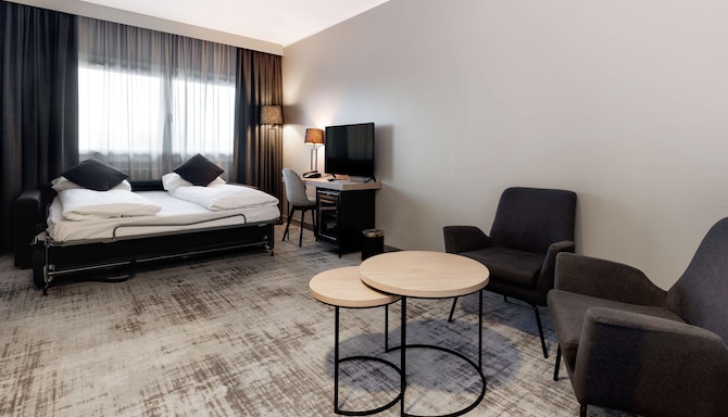 Park Inn by Radisson Oslo Airport Hotel West - Deluxe Family Room