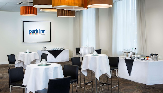 Park Inn By Radisson Palace, Southend-on-Sea - Meeting Room Banquet