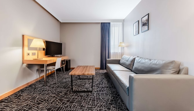 Park Inn by Radisson Peterborough - Junior Suite