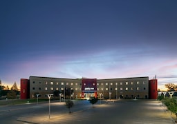 Park Inn by Radisson Polokwane - Exterior Night View