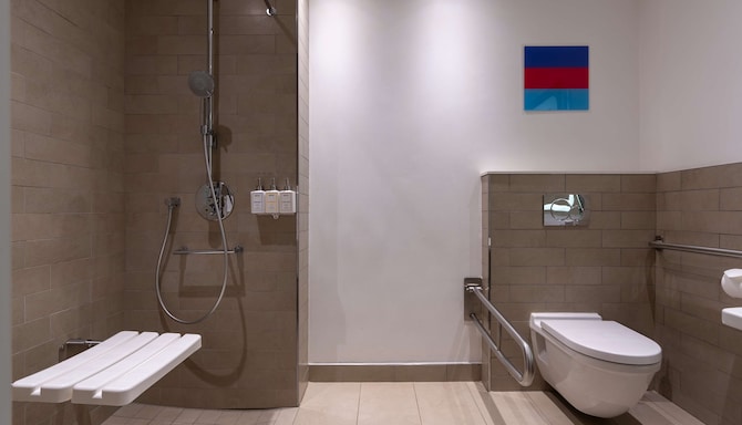 Park Inn by Radisson Polokwane - Accesible Bathroom