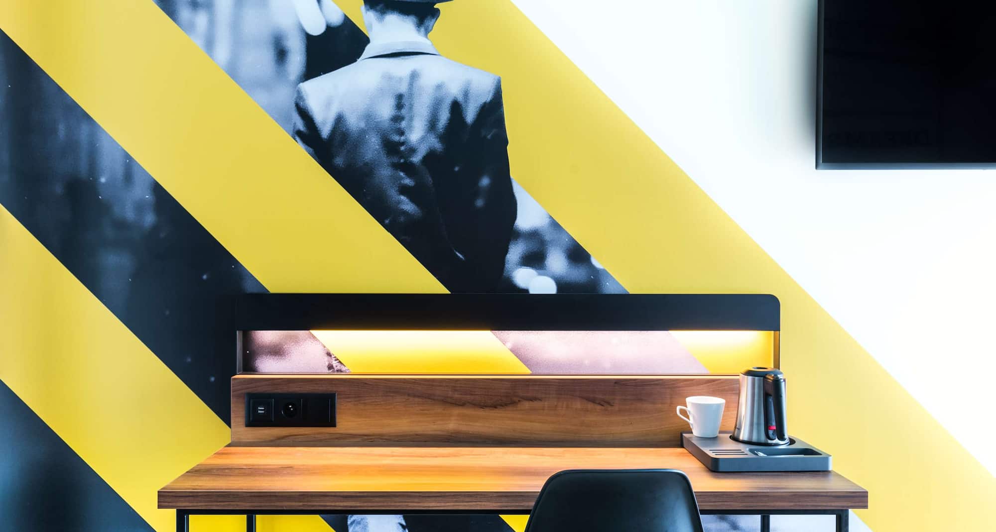 Park Inn by Radisson Poznan - Standard Room Desk