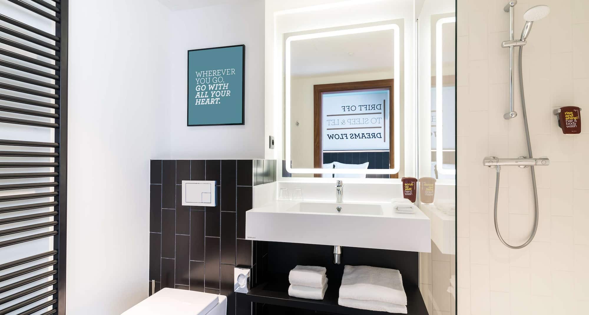 Park Inn by Radisson Poznan - Standard Room Bath