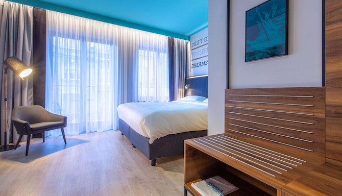 Park Inn by Radisson Poznan - Superior Room with Balcony