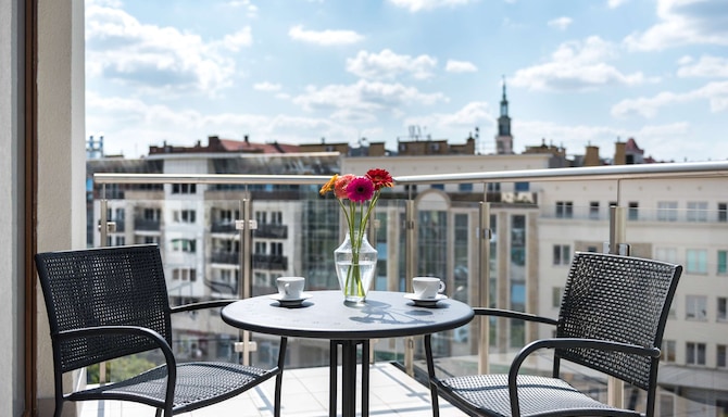 Park Inn by Radisson Poznan – Gästezimmer – Balkon