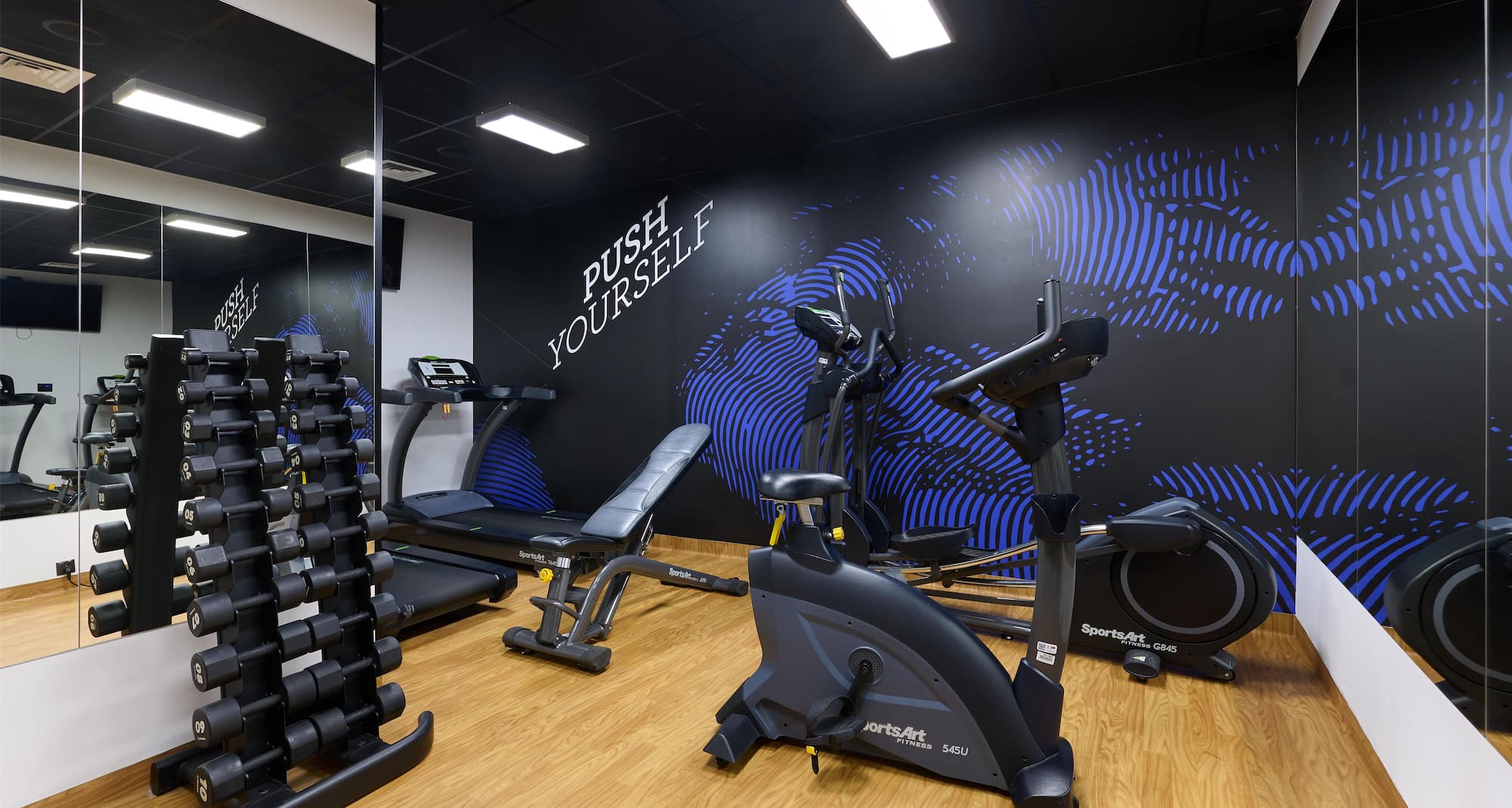 Park Inn by Radisson Poznan - Gym