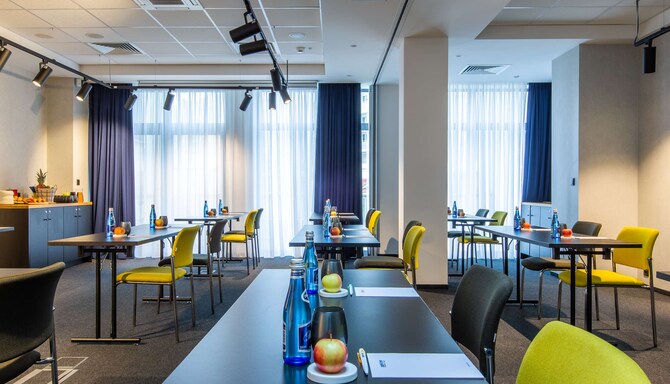 Park Inn by Radisson Poznan - Meeting room Rus and Czech in classroom style