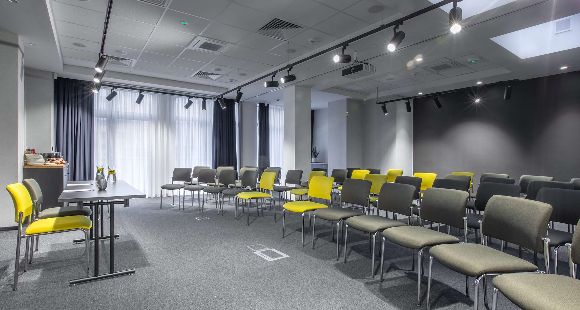 Park Inn by Radisson Poznan - Rus and Czech meeting room, theater style