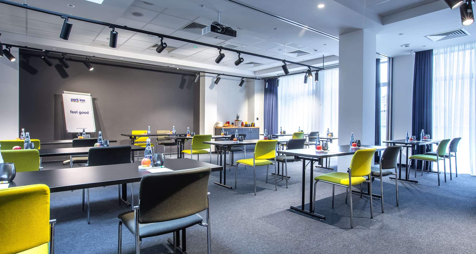 Park Inn by Radisson Poznan - Rus and Czech meeting room, classroom style
