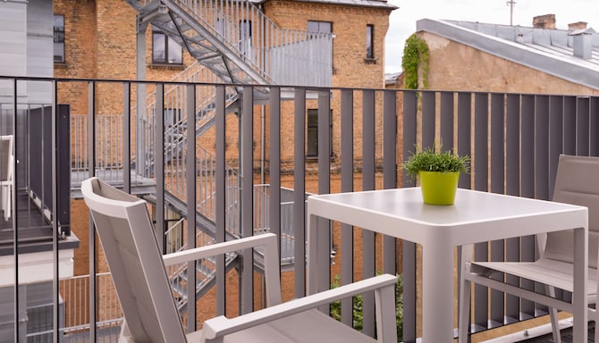 Park Inn by Radisson Residence Riga Barona - One Bedroom Apartment Terrace