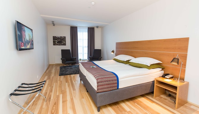 Park Inn by Radisson Reykjavik Keflavik Airport - Guest Room
