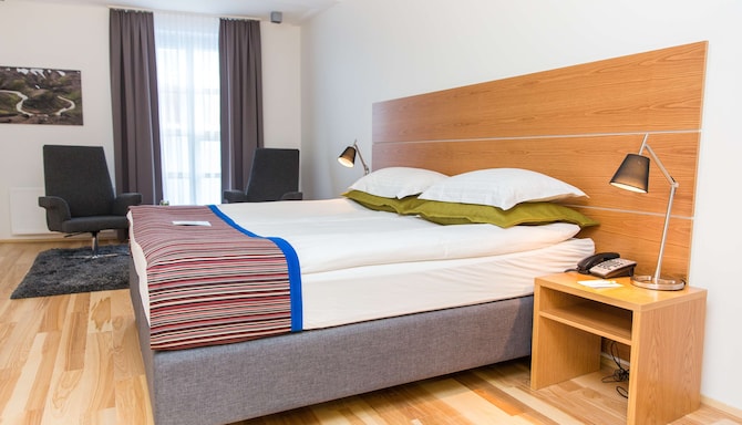 Park Inn by Radisson Reykjavik Keflavik Airport - Guest Room