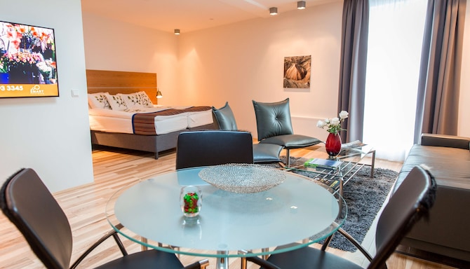 Park Inn by Radisson Reykjavik Keflavik Airport - Junior suite