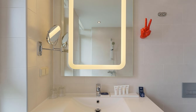 Park Inn by Radisson Riga Valdemara - Superior Room King Balcony Bathroom