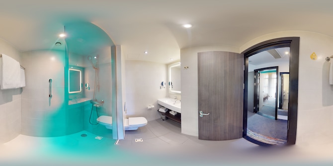 Park Inn by Radisson Riga Valdemara - Connecting bathrooms