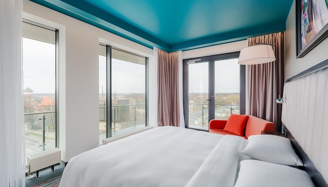 Park Inn by Radisson Riga Valdemara - Superior Room king balcony