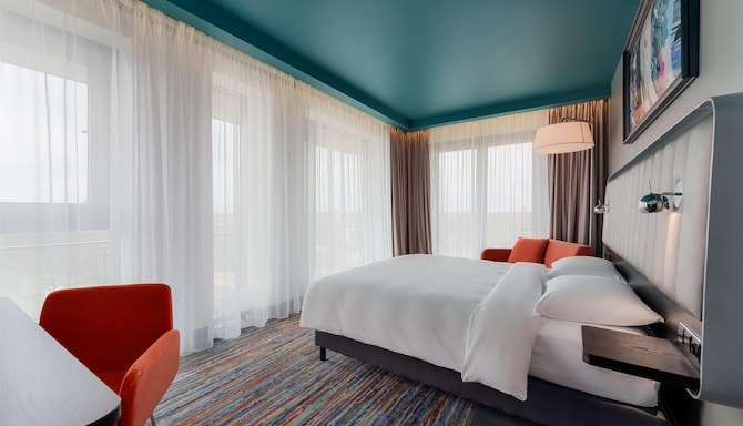 Park Inn by Radisson Riga Valdemara - Superior Room king balcony