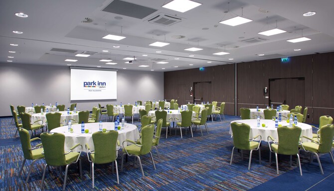 Park Inn by Radisson Riga Valdemara - ABC-juhlasali pyöreillä pöydillä