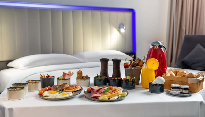 Park Inn by Radisson Riyadh - Breakfast in bed
