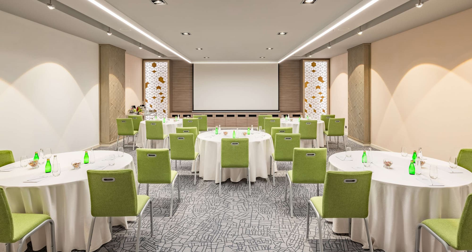Park Inn by Radisson Riyadh - Meeting Room-4-Round Table