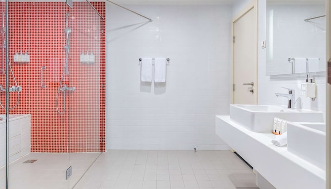 Park Inn by Radisson Rosa Khutor - Junior Suite bathroom