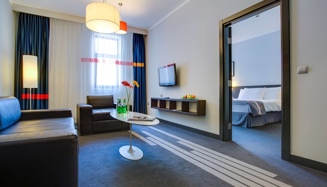 Park Inn by Radisson Rosa Khutor - Suite Living Room