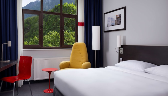 Park Inn by Radisson Rosa Khutor - Suite bedroom