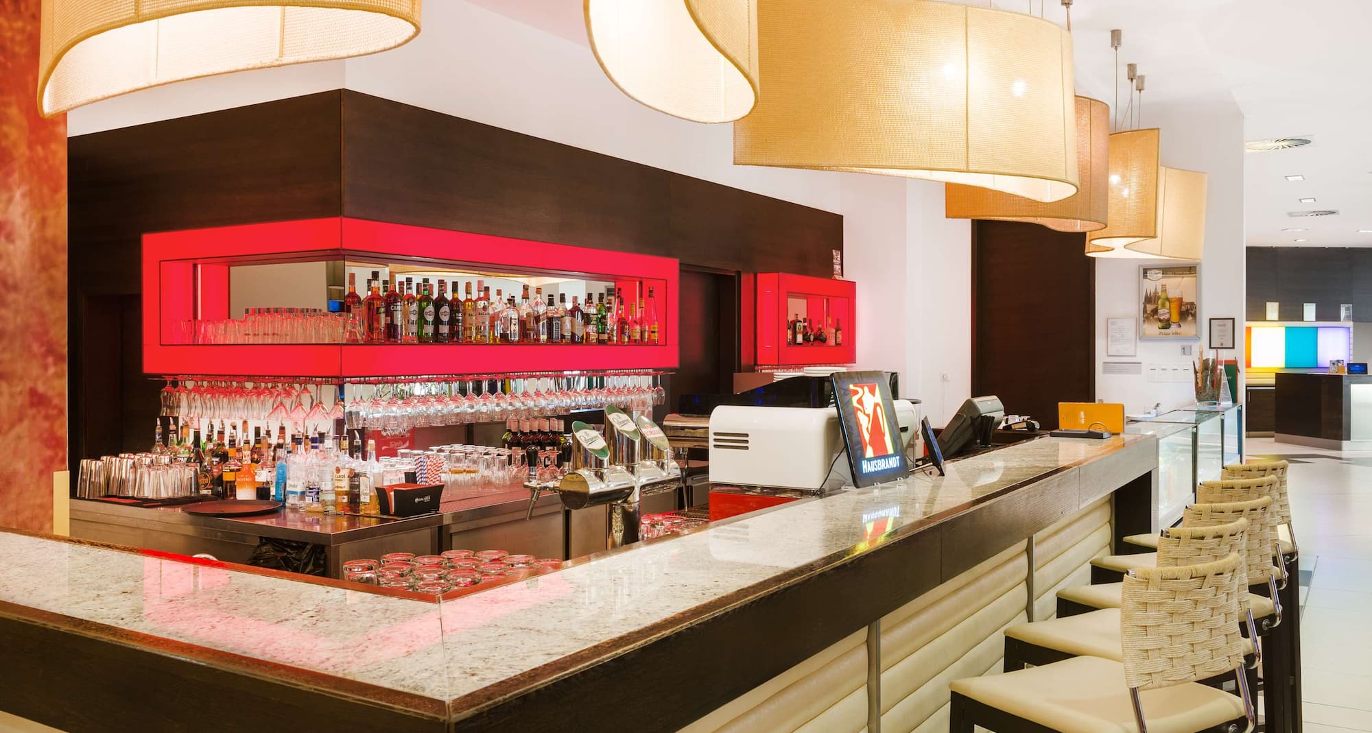 Park Inn by Radisson Sarvar Resort & Spa - Bar