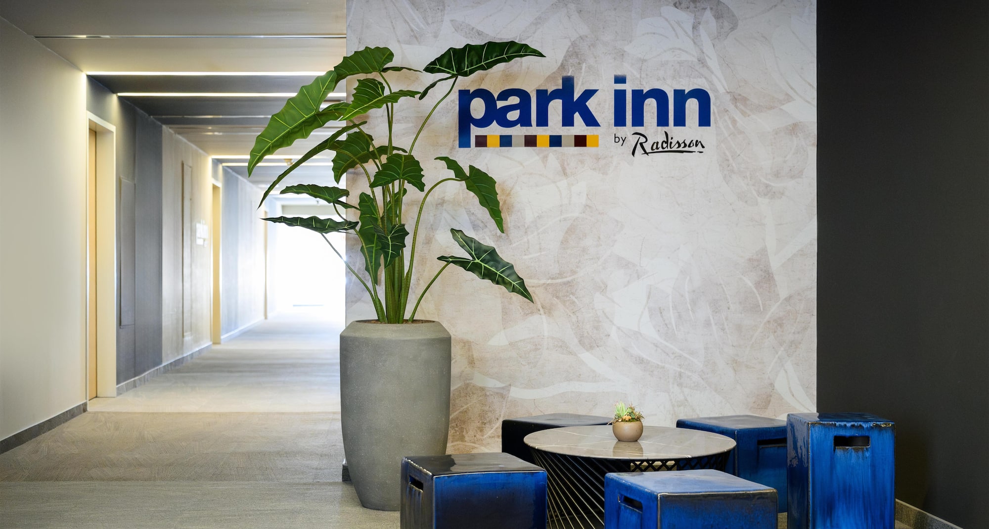 Park Inn by Radisson Sarvar Resort & Spa - Hotel Entrance