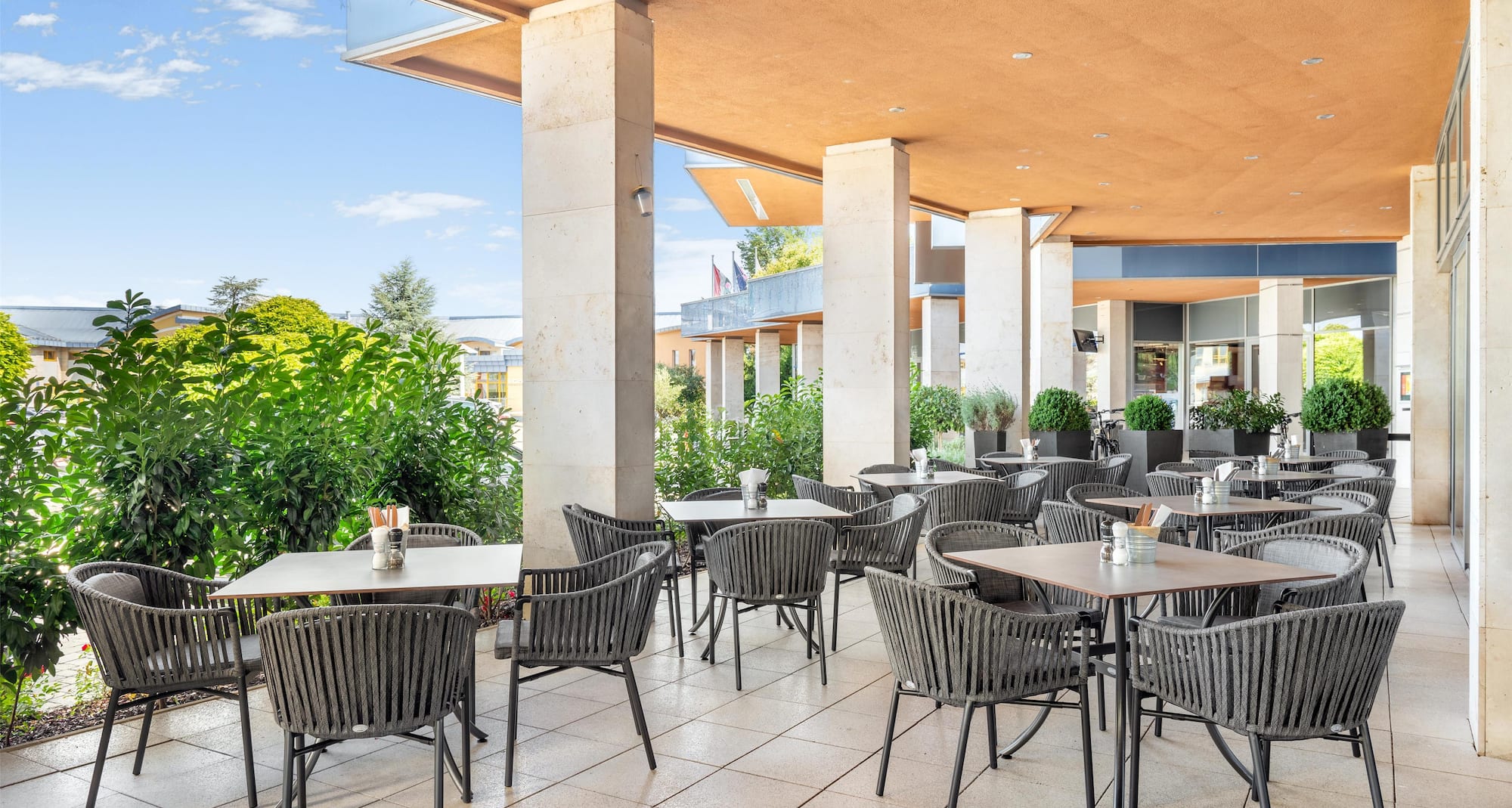 Park Inn by Radisson Sarvar Resort and Spa - Restaurant