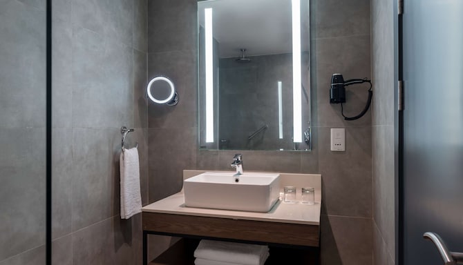Park Inn by Radisson Serviced Apartments, Lagos Victoria Island - Standard Room bathroom