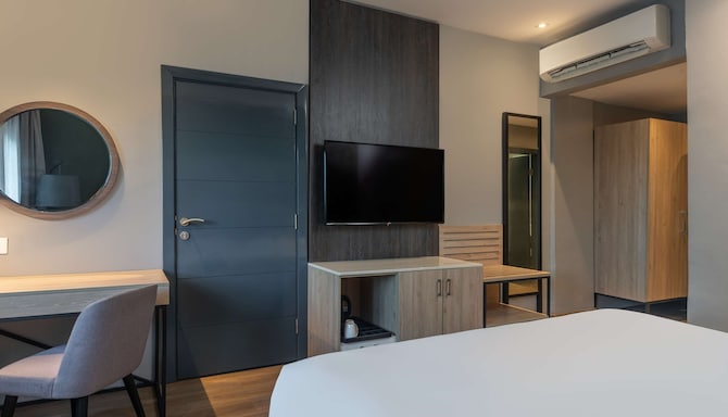 Park Inn by Radisson Serviced Apartments, Lagos Victoria Island - Superior Room with balcony