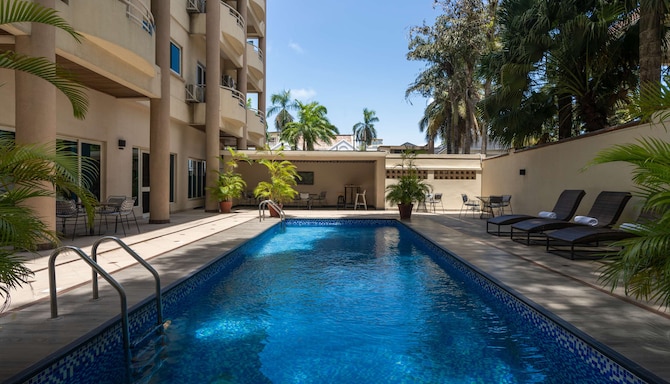 Park Inn by Radisson Serviced Apartments, Lagos Victoria Island - Swimming Pool