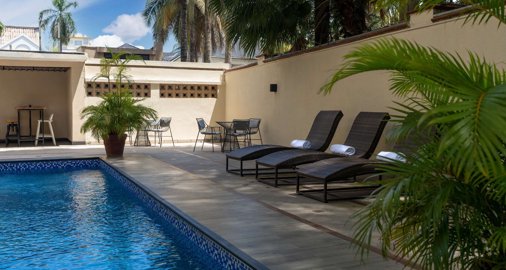 Park Inn by Radisson Serviced Apartments, Lagos Victoria Island - Swimming Pool Deck