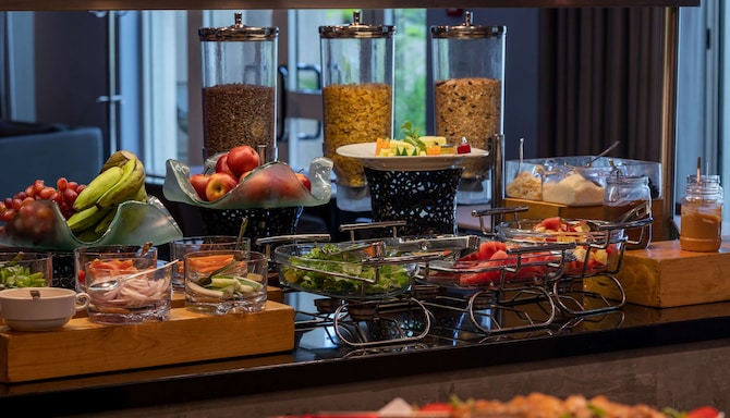 Park Inn by Radisson Serviced Apartments, Lagos Victoria Island - Super Breakfast
