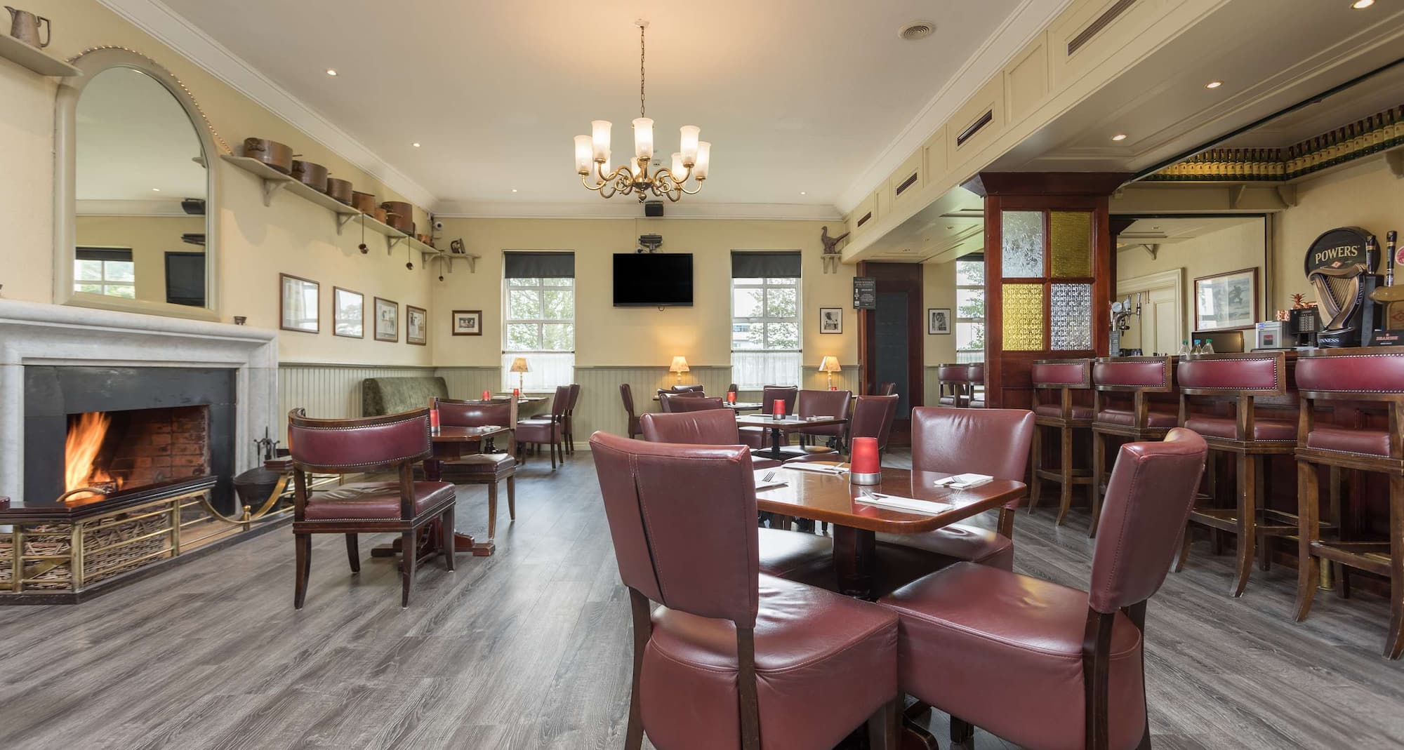 Park Inn By Radisson Shannon Airport - Blair s Bar