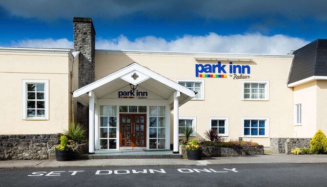 Park Inn By Radisson Shannon Airport - Hotel Exterior