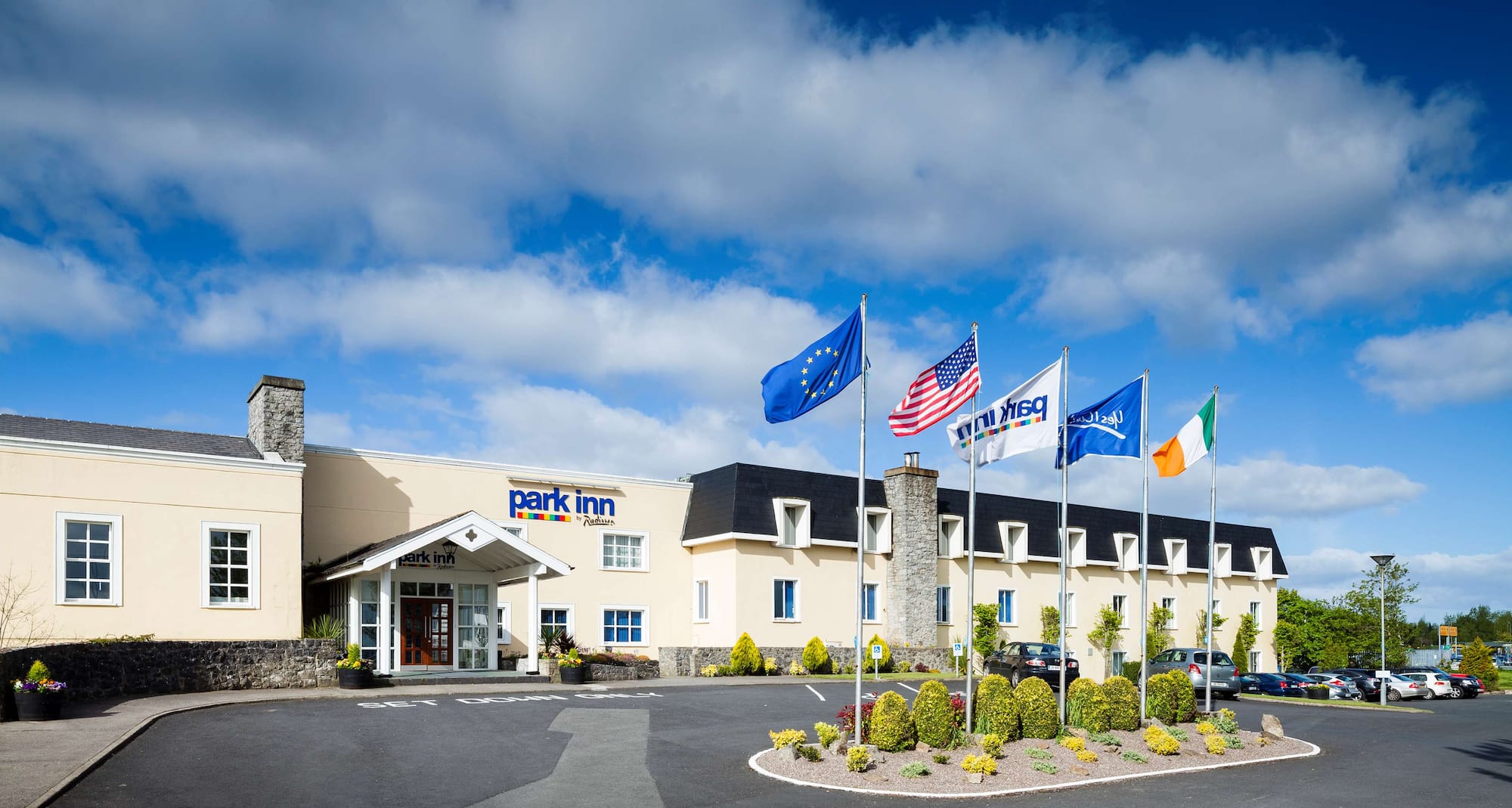 Park Inn By Radisson Shannon Airport - Hotel Exterior