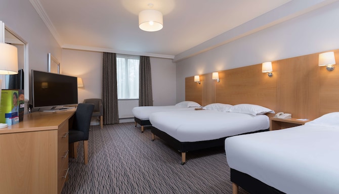 Park Inn By Radisson Shannon Airport - Family Room