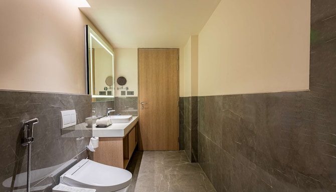 Park Inn by Radisson Vellore - Suite bathroom