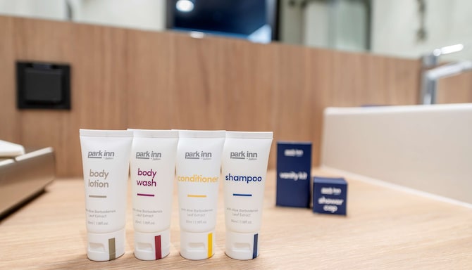 Park Inn by Radisson Vilnius Airport Hotel and Conference Centre - Bathroom amenities
