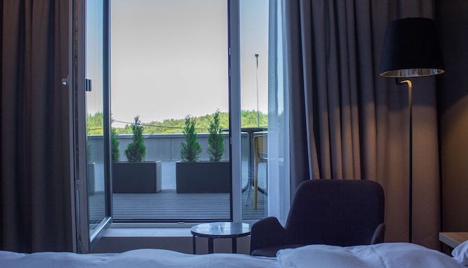 Park Inn by Radisson Vilnius Airport Hotel and Conference Centre - Superior Room with terrace