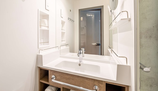 Park Inn by Radisson Wismar - Bad im Gästezimmer