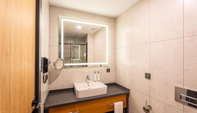 Park Inn by Radisson Yalova City Center - Standard Room Bathroom