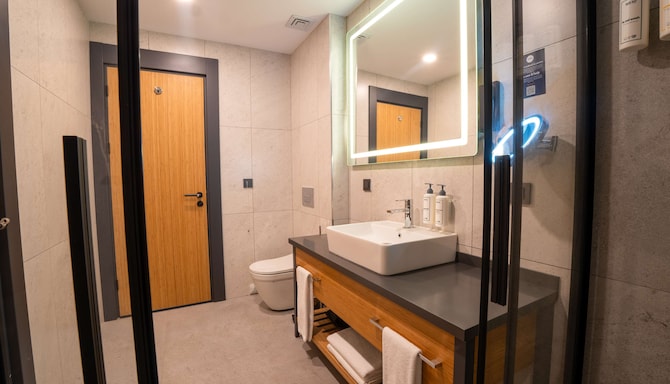 Park Inn by Radisson Yalova City Center - Süit banyo