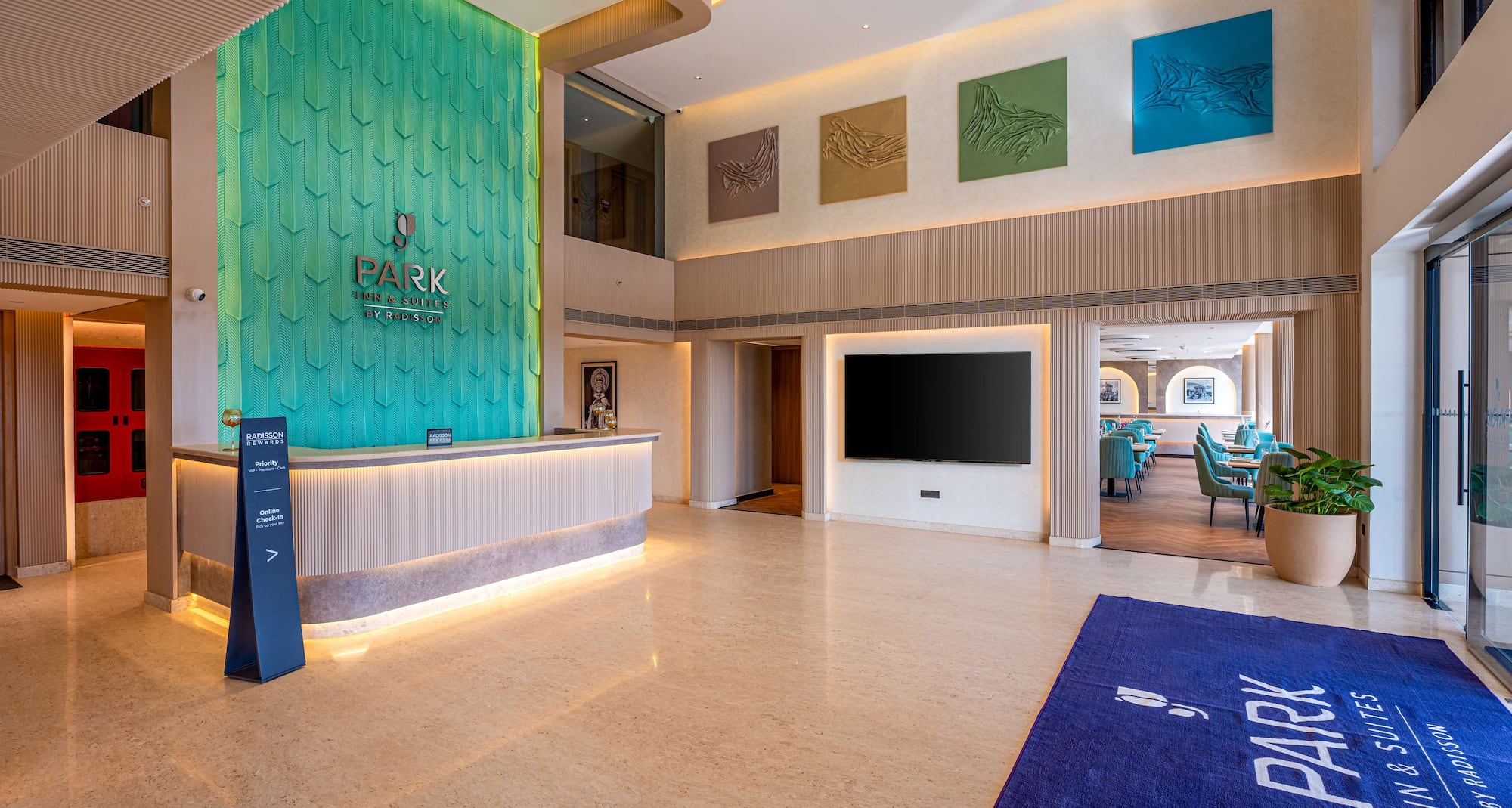 Park Inn & Suites by Radisson Bengaluru Yelahanka - Lobby